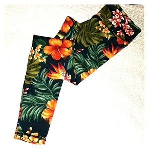 Dark blue tropical printed leggings